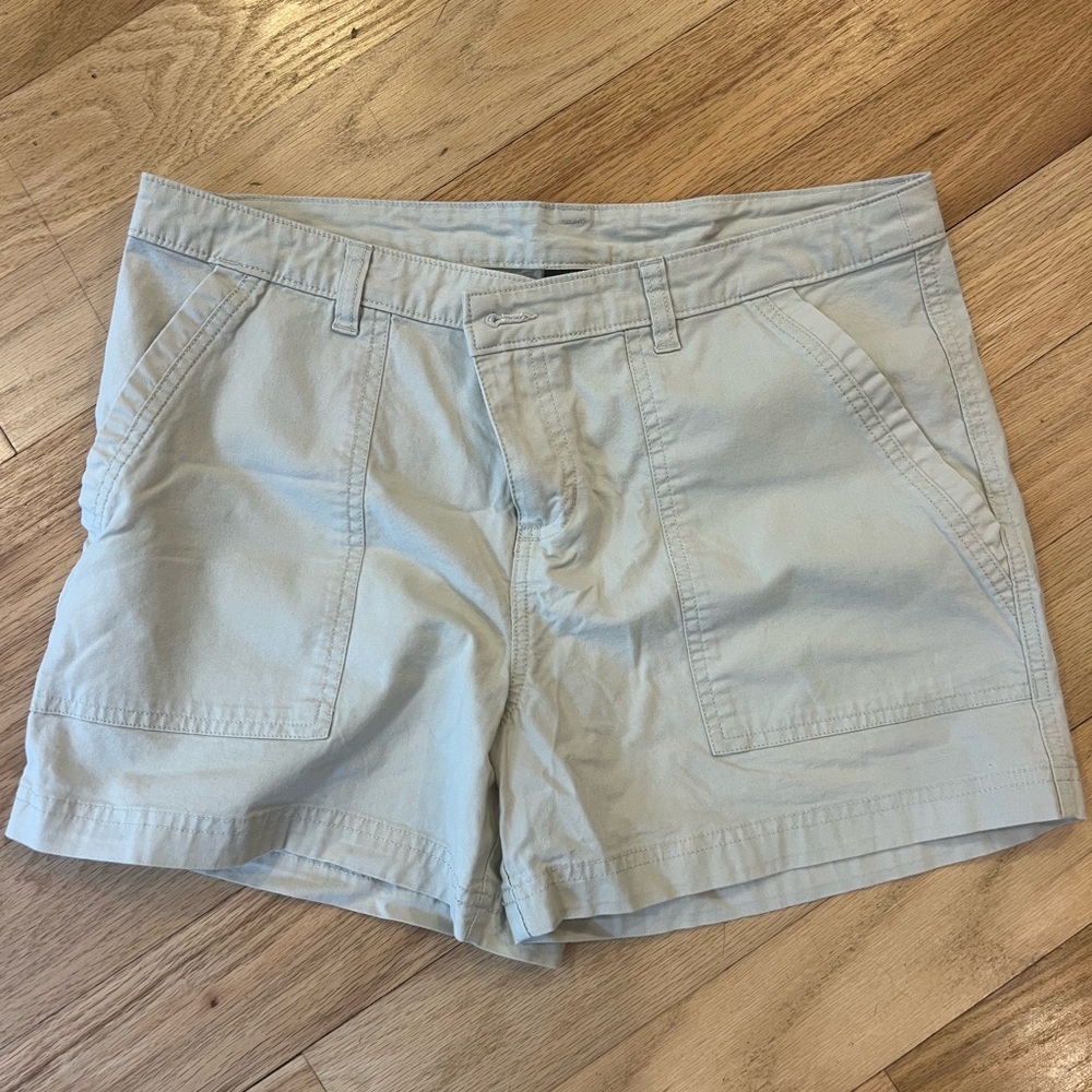 Patagonia Women's Cream Cargo Shorts